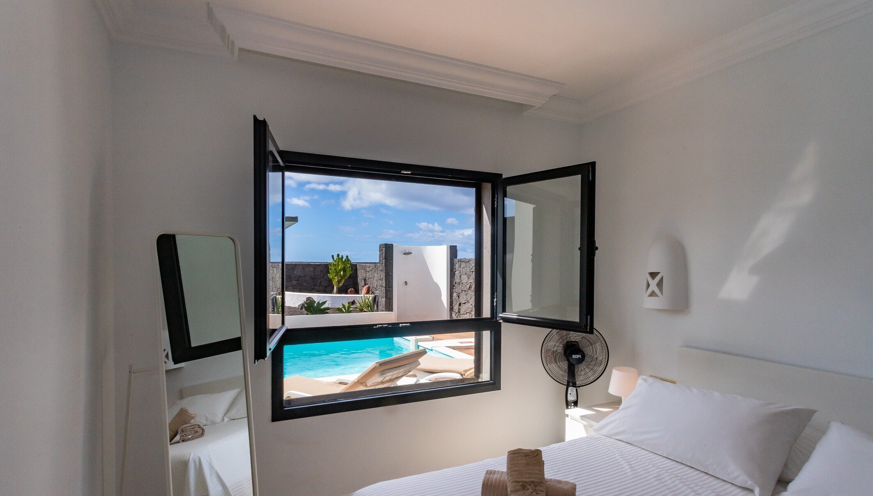 3 habitaciones, tabla de planchar con plancha y wifi gratis 