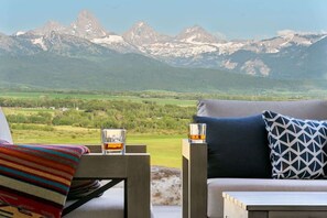 Property grounds - Basecamp Stays: Lux Retreat, Epic Views, & Hot Tub (Tetonia)