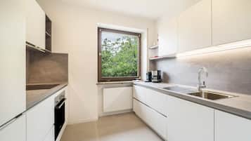 Geladeira, fogão, cooktop, lava-louças