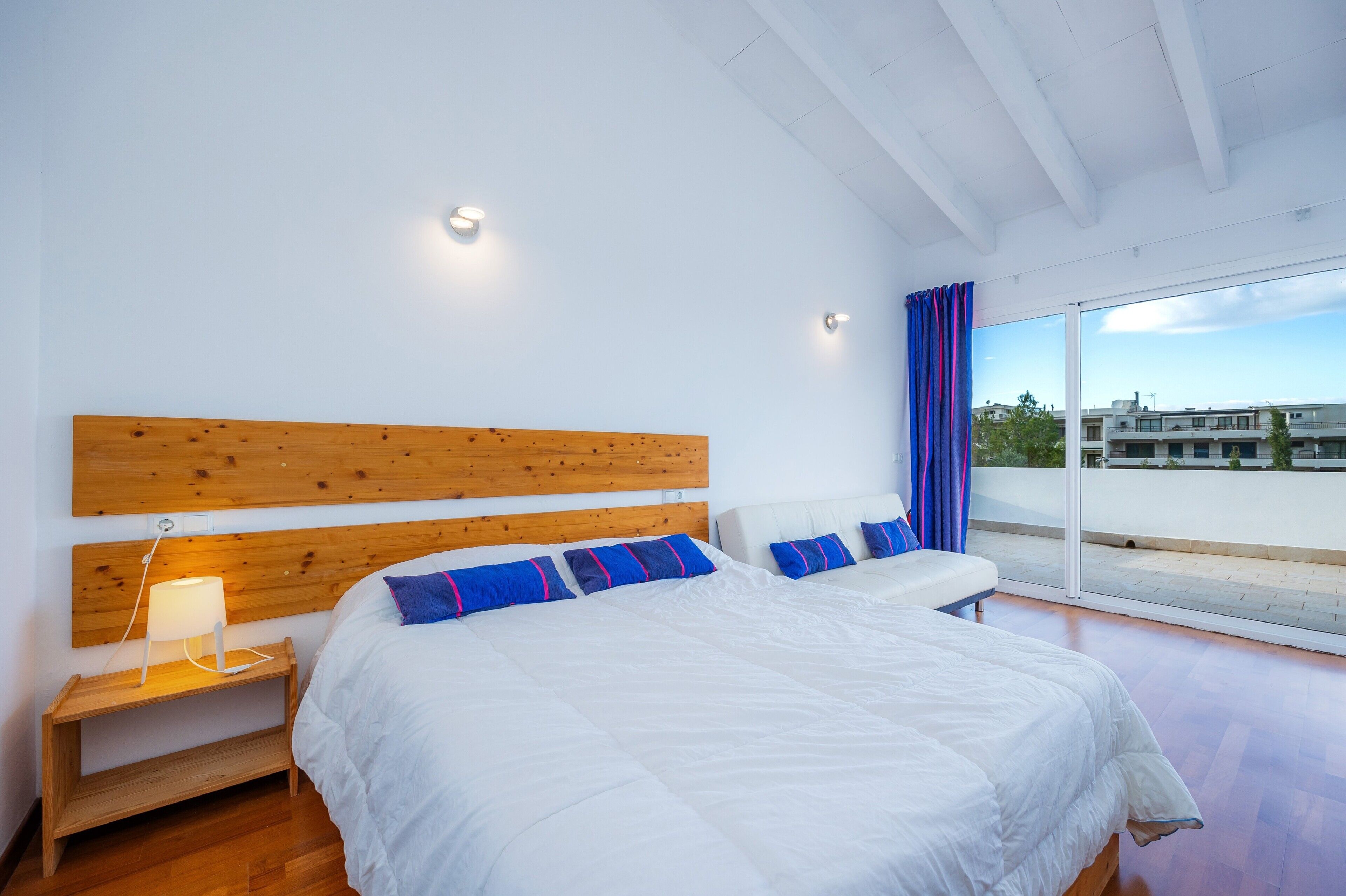 3 dormitorios, tabla de planchar con plancha, wifi gratis y ropa de cama