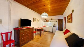 Fernseher, Kamin