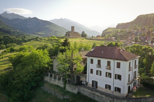 Appartement 'Cascina Des Religieuses - Feuillage' avec vue sur la montagne, terrasse privée et Wi-Fi