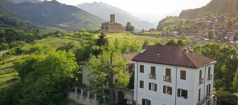 Apartamento 'Cascina Des Religieuses - Feuillage' con vistas a la montaña, terraza privada y Wi-Fi