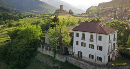 Appartement 'Cascina Des Religieuses - Feuillage' avec vue sur la montagne, terrasse privée et Wi-Fi