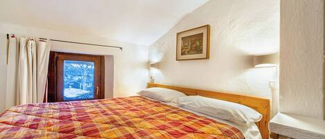 2 makuuhuonetta, ilmainen Wi-Fi, vuodevaatteet