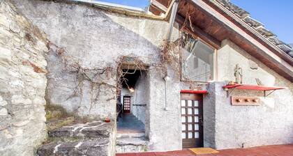 Apartment 'Cascina Des Religieuses - Feuillage' with Mountain View