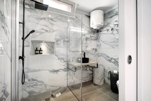 تجهيزات دش، مجففات شعر، مناشف