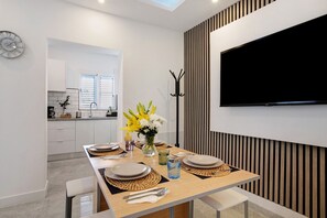 تناول الطعام