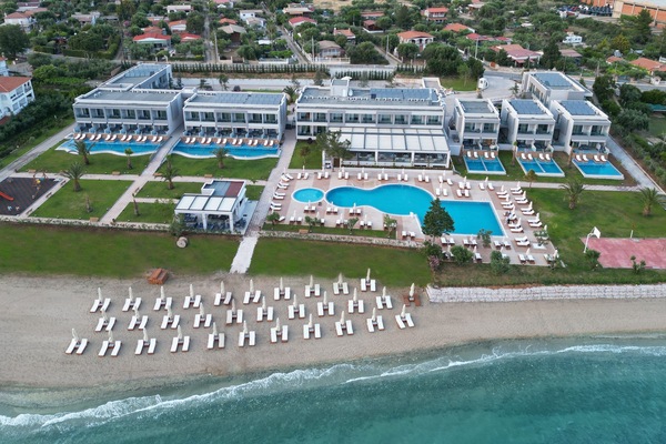 Private beach, sun loungers, beach umbrellas, beach towels