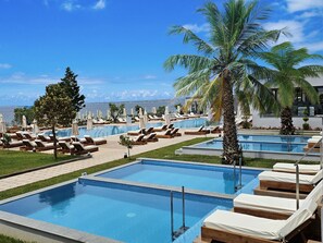Junior Suite, Private Pool, Sea View | Private pool - Sea Coast Resort Halkidiki  (Polygyros)