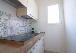 Kamar Double Klasik, 1 kamar tidur, ensuite, lantai dasar | Dapur pribadi | Lemari es, kompor, mesin espresso, dan mesin pembuat kopi/teh