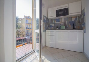 Deluxe Double or Twin Room | Private kitchen