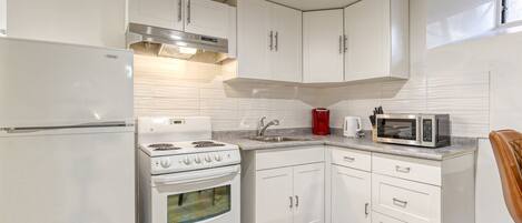 Leilighet – classic, 1 queensize-seng | Eget kjøkken | Kjøleskap, mikrobølgeovn, ovn og brødrister