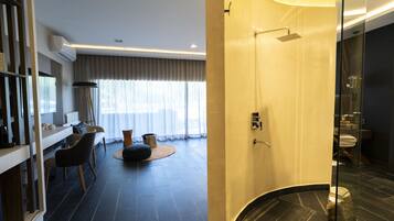 Premium Double Room | 1 bedroom, premium bedding, down duvets, memory-foam beds