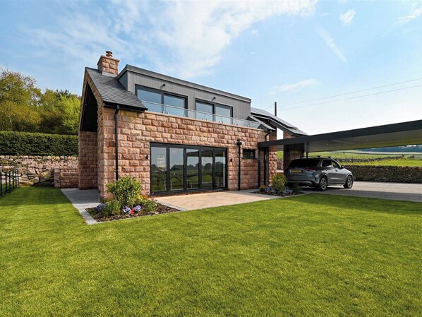 Exterior - 3 bedroom accommodation in Biddulph, near Stoke-on-Trent (Biddulph, near Stoke-on-Trent)