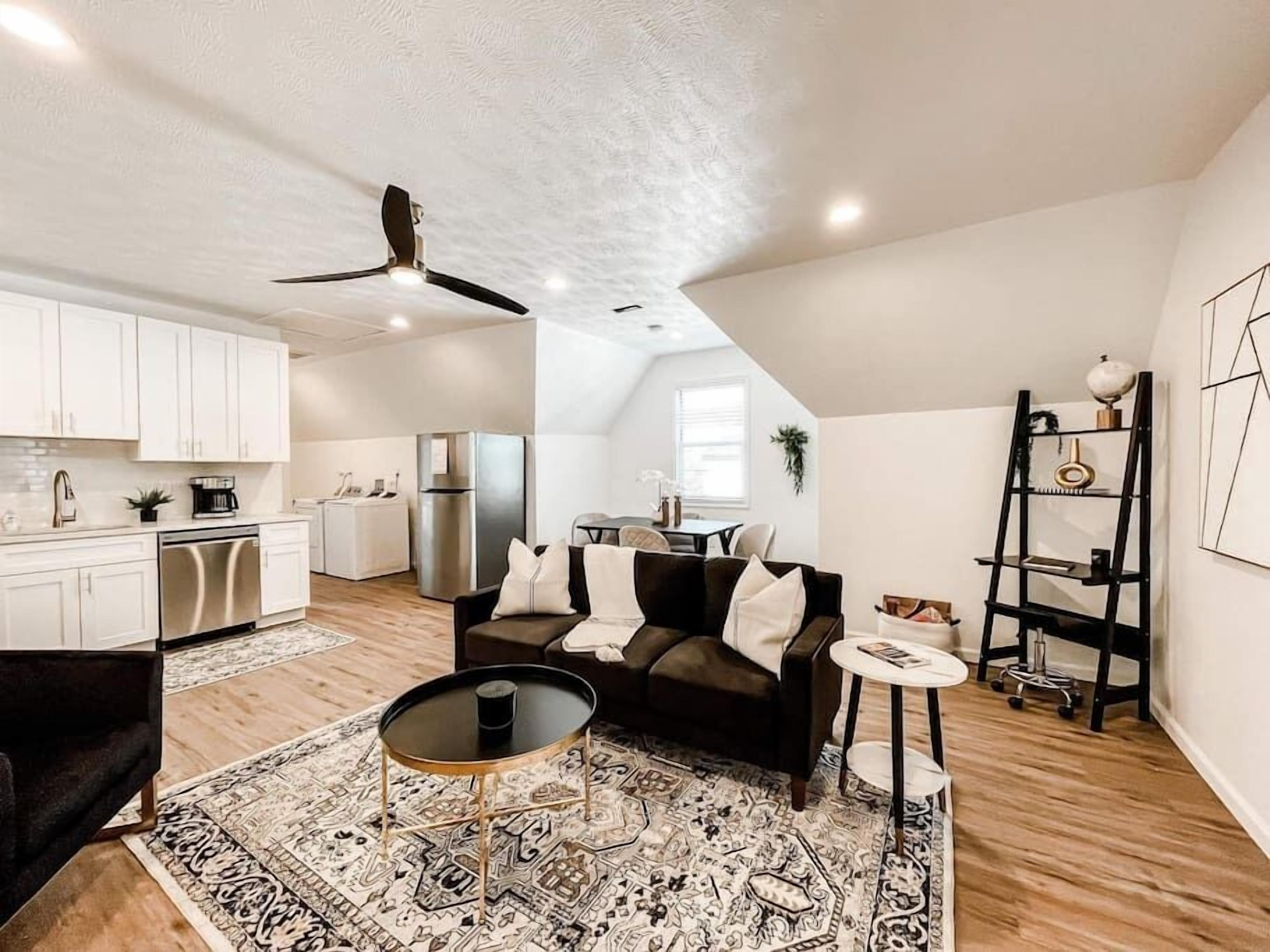 Beautiful, High-End, A/C, All New 2BR/1BA