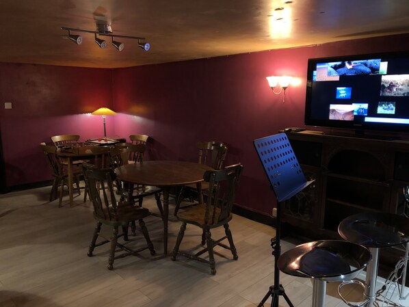 Dining - Hong Kong Inn in Manchester, UK  (Stalybridge)