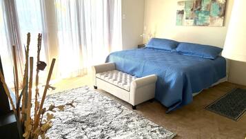 2 slaapkamers, een bureau, een strijkplank/strijkijzer, wifi