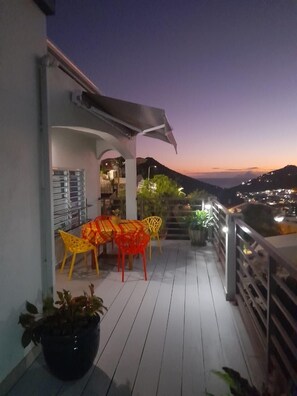 Outdoor dining - B’s Hidden Paradise (Mary’s Fancy)