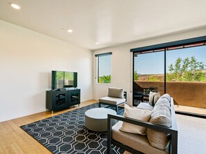 スマートテレビ、書斎 / ワークスペース