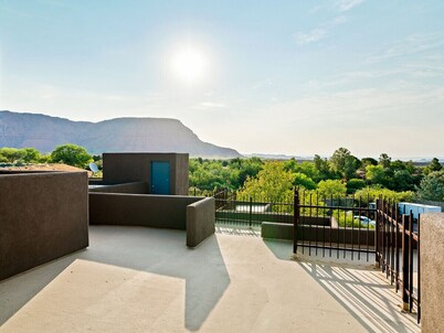 The Morning Star - 2 bed 2 bath Suite W/ Red Rock Views
