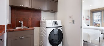 The Morning Star - 2 bed 2 bath Suite W/ Red Rock Views