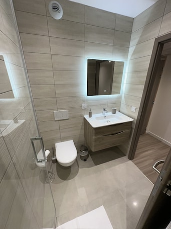 Bathroom. Musièges Appart'Hôtel