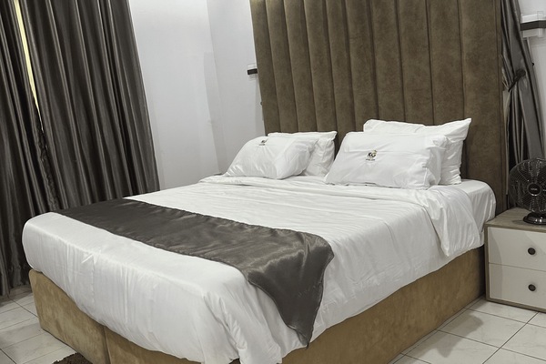 Deluxe Single Room | Desk, laptop workspace, soundproofing, WiFi (free)
