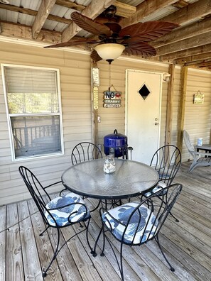 屋外ダイニングエリア