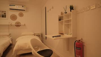 1 dormitorio, escritorio, wifi gratis y ropa de cama