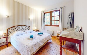 4 slaapkamers, een strijkplank/strijkijzer