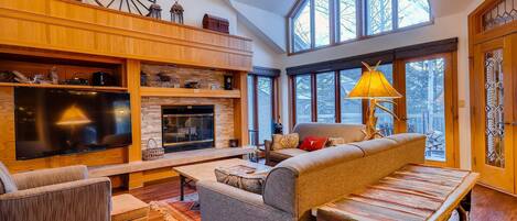 TV, caminetto, lettore DVD