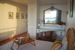 1 quarto, berço de viagem, Wi-Fi de cortesia, roupa de cama