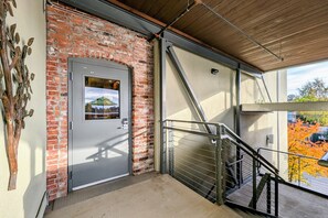 Property grounds - Amity Flats: Jory Flat ~ A Historic Suite in the Heart of Amity (Amity)