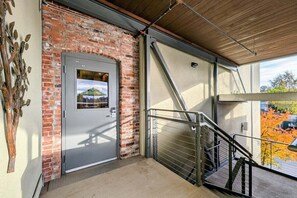 Interior - Amity Flats #1: Jory Flat (Amity)