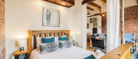 Ferros/tábuas de passar roupa, berço de viagem, Wi-Fi de cortesia