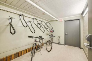 Interior - Amity Flats #1: Jory Flat (Amity)