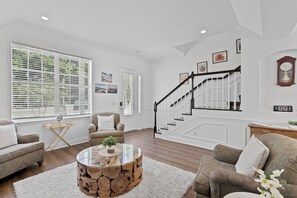 Interior - Spacious 5-Bedroom 3.5-Baths St. Pete Beach House with Pool 4mins from Beach! (St. Petersburg)