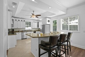 Fridge, microwave, oven, stovetop - Spacious 5-Bedroom 3.5-Baths St. Pete Beach House with Pool 4mins from Beach! (St. Petersburg)