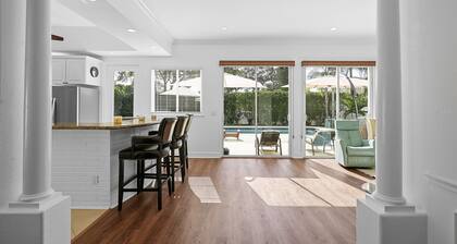 Spacious 5-Bedroom 3.5-Baths St. Pete Beach House with Pool 4mins from Beach!