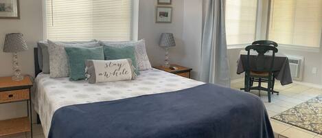 Desk, WiFi, bed sheets