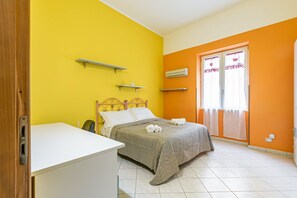 2 chambres, fer et planche à repasser, Wi-Fi, draps fournis