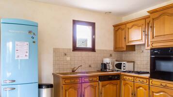 Réfrigérateur, micro-ondes, four, lave-vaisselle