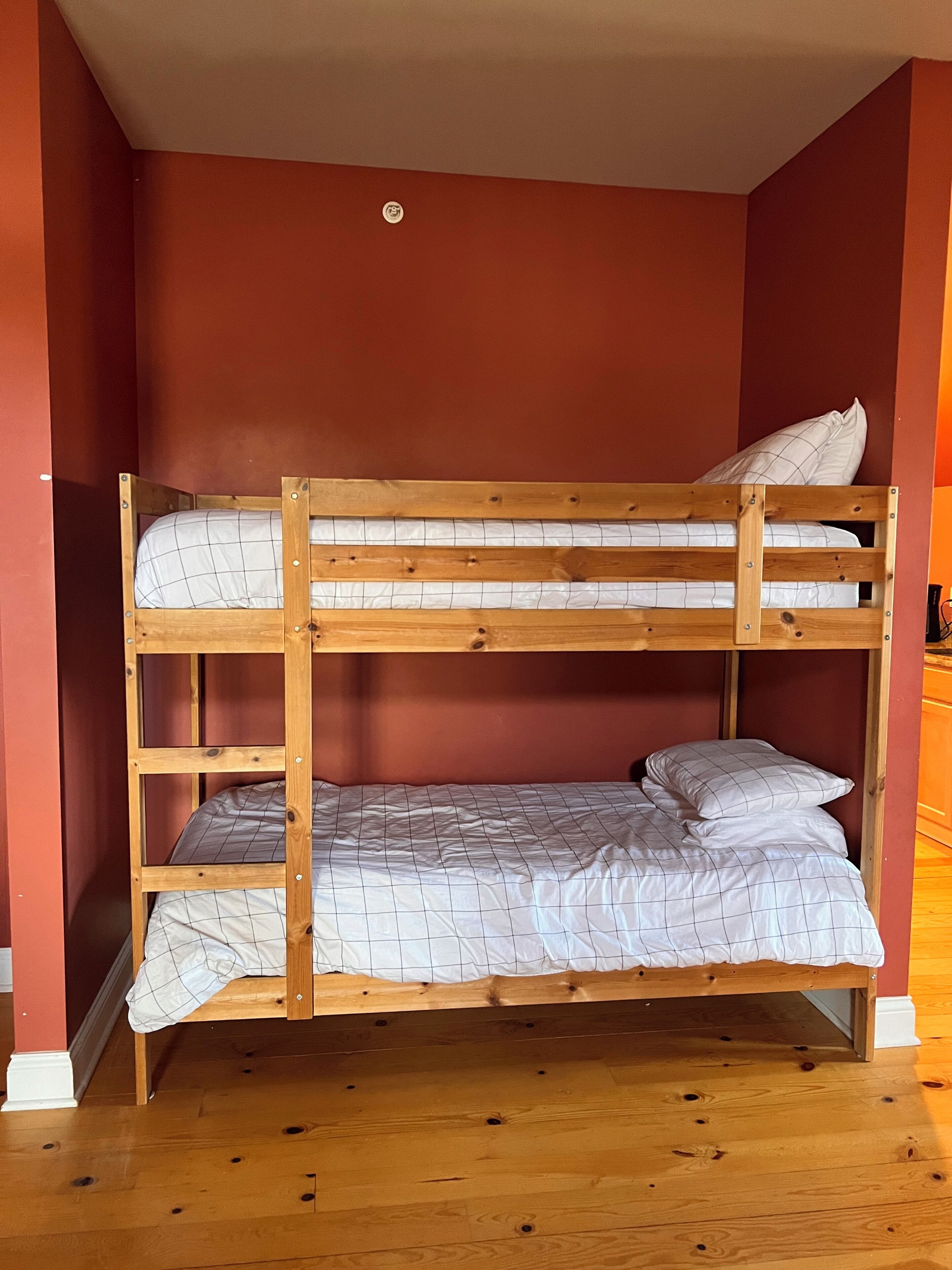 6 bedrooms, desk, free WiFi