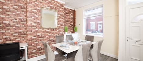 تناول الطعام