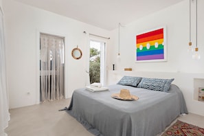 4 bedrooms, iron/ironing board, free WiFi, bed sheets - Villa Estrella - Canutells (Es Canutells)