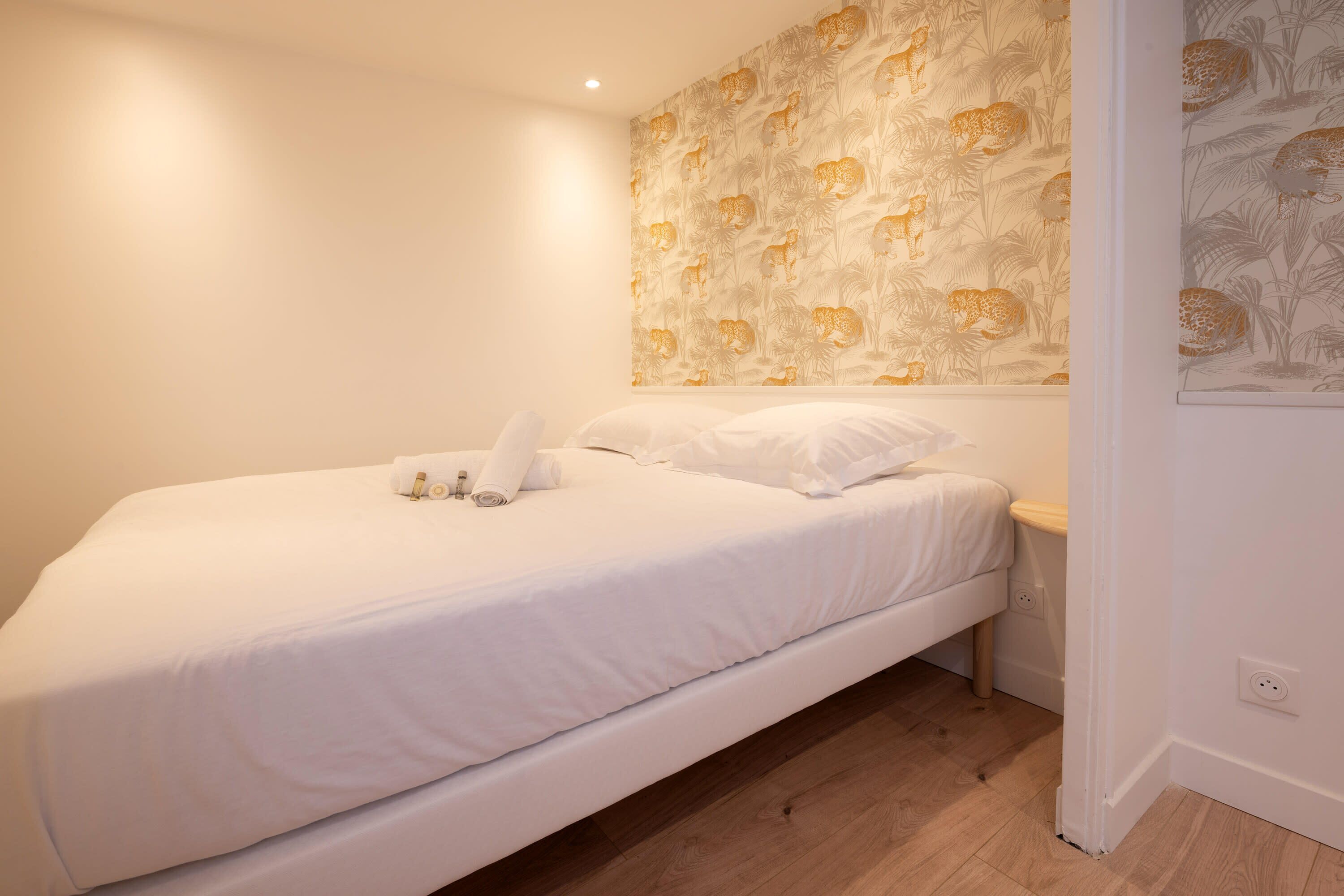 1 bedroom, iron/ironing board, bed sheets