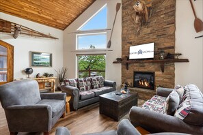 TV, fireplace - Stunning Lakefront Home with Sloping Shoreline-Community Amenities-Free Attraction Tickets (Branson)