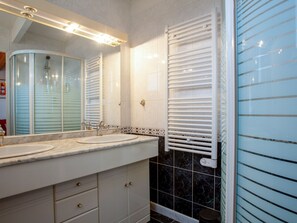 Hair dryer, towels - Rive Droite by Interhome (La Bernerie-en Retz)