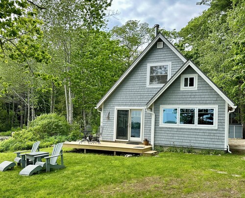 Lakefront camp featuring a small lodge and 3 cabins - Sleeps up to 18 guests.